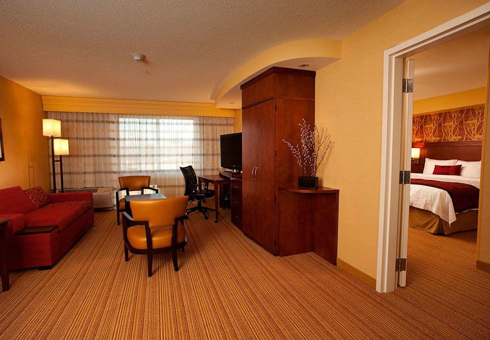 Hotel Courtyard Milwaukee Airport Exterior foto
