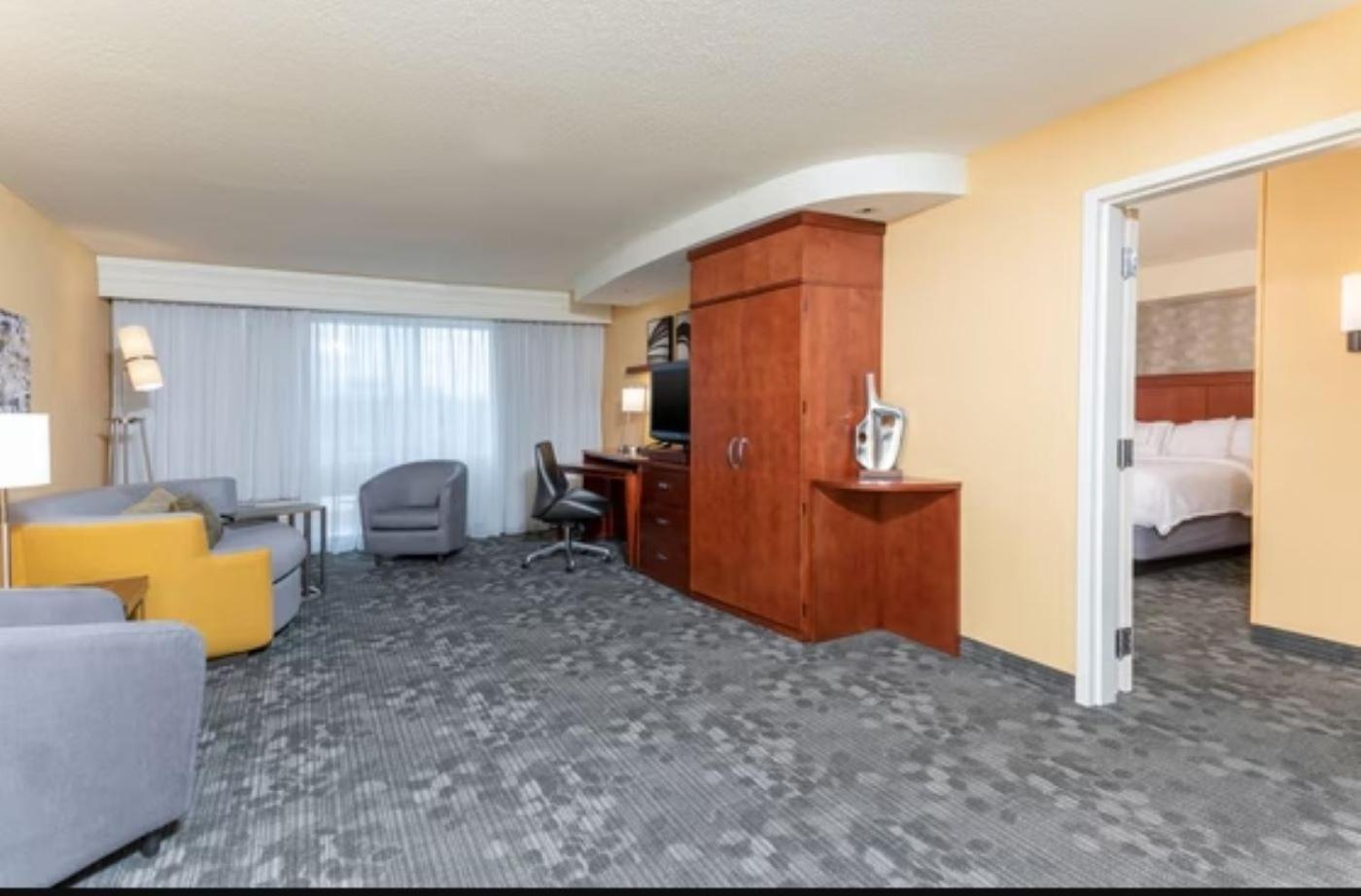 Hotel Courtyard Milwaukee Airport Exterior foto
